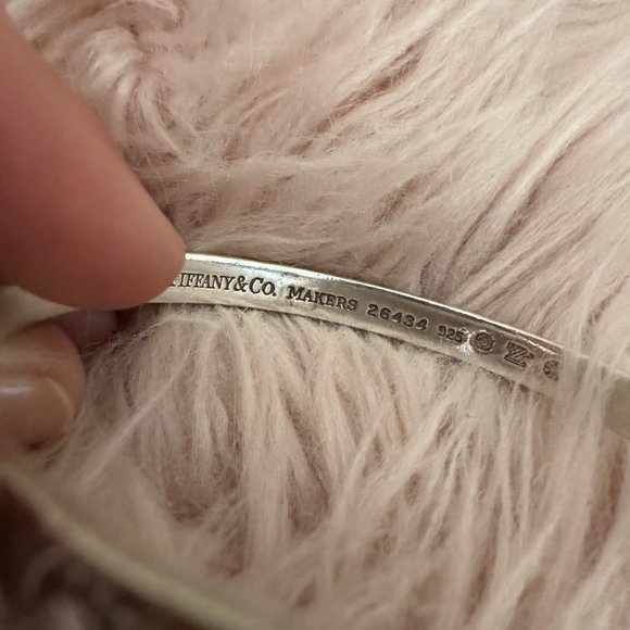 $395 Authentic Vintage TIFFANY&Co. Narrow Bangle Silver (MSRP $525) - Picture 5 of 5